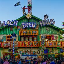 Wiesn Oktoberfest Lach und Freu Haus München