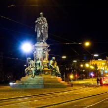 Maxmonument auf der Maximilianstraße in München