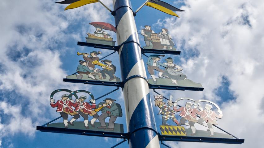 Maibaum am Viktualienmarkt in München